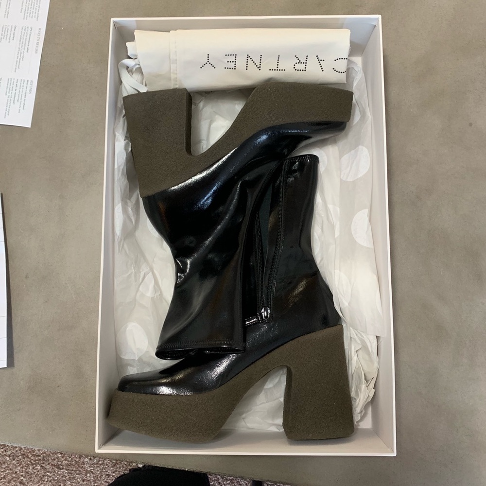 STELLA MCCARTNEY Patent Platform Ankle Boo… - Picture 5 of 8